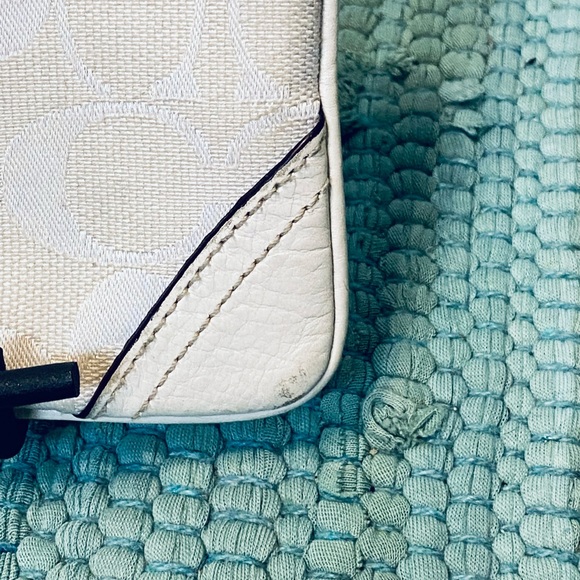 Coach Women’s Off White Wristlet Canvas/Leather - Picture 2 of 5